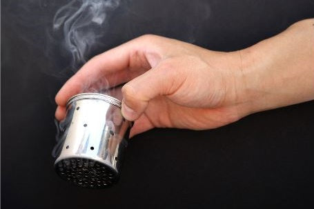 Moxa Strengthens the Kidneys and Mingmen Fire