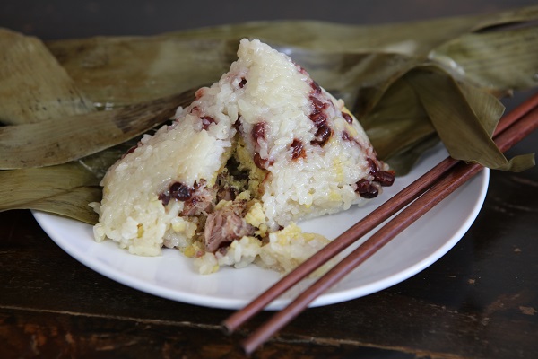 photo of zhongzi dumpling open showing inside contents